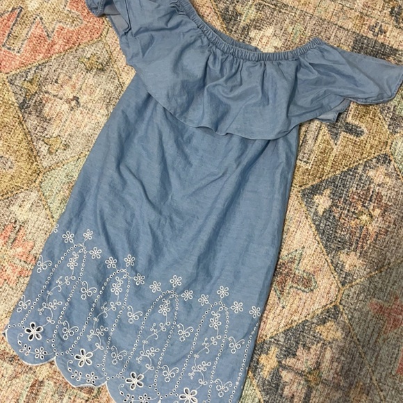 Old Navy off the shoulder chambray denim ruffle embroidered eyelet hem dress XS - Picture 4 of 4